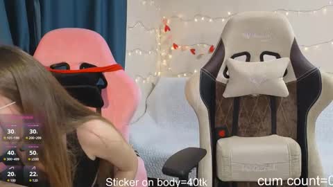 CLEOshort hair  TIna long hair  online show from November 19, 2025, 4:51 pm