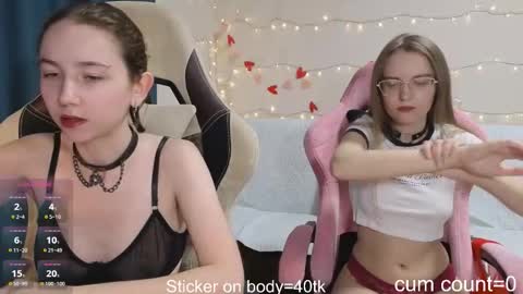 CLEOshort hair  TIna long hair  online show from November 29, 2025, 5:16 pm