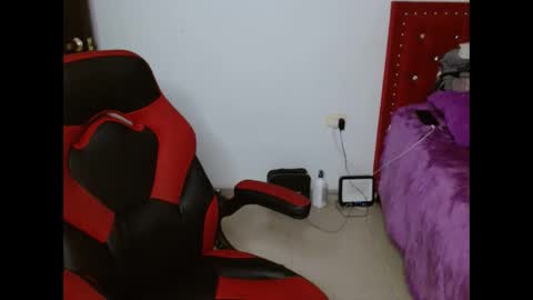 venecasexy44 online show from April 16, 2026, 9:32 am