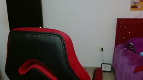Snapshot of venecasexy44 chatting on April 23, 2026, 1:46 pm venecasexy44 online show from April 23, 2026, 1:46 pm