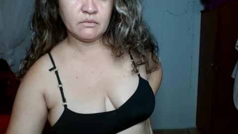 Snapshot of venecasexy44 chatting on June 5, 2026, 11:27 am venecasexy44 online show from June 5, 2026, 11:27 am