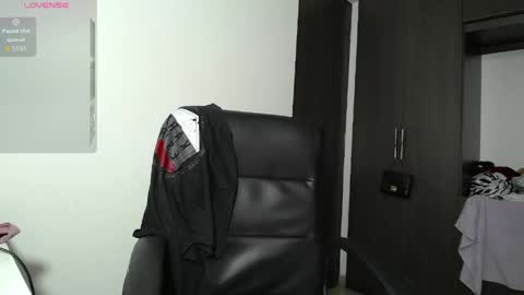 Venelope 3 online show from April 11, 2026, 3:22 am