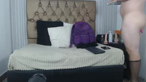 veneno hot online show from January 25, 2025, 7:49 pm