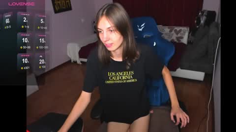 veneradi615 online show from December 14, 2024, 4:09 pm