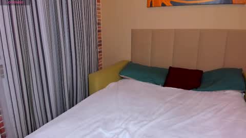 veneradi615 online show from September 10, 2025, 9:37 pm