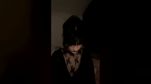 venom_goddess online show from May 19, 2026, 7:53 pm