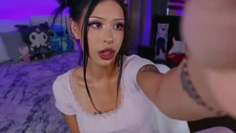 Snapshot of venomeowww_ chatting on July 16, 2026, 3:56 am Vivian online show from July 16, 2026, 3:56 am