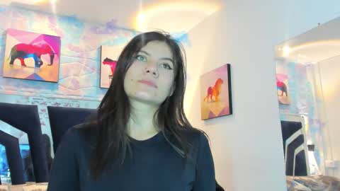 Vennus online show from December 4, 2025, 5:39 am