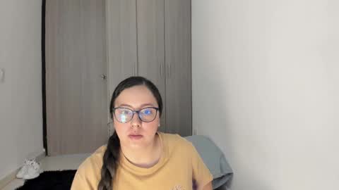 Venus online show from October 5, 2025, 2:37 pm