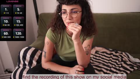 Bella online show from November 24, 2025, 11:21 am