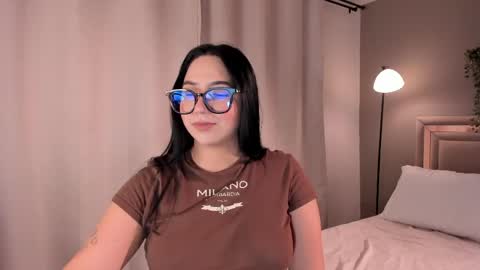 venus_reid online show from April 22, 2026, 5:32 am