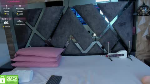 Venus online show from April 1, 2026, 12:50 pm