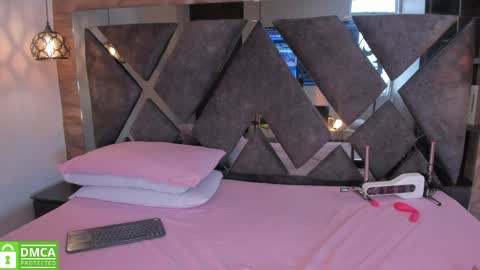 Snapshot of venus_velez chatting on April 24, 2026, 12:29 pm Venus online show from April 24, 2026, 12:29 pm
