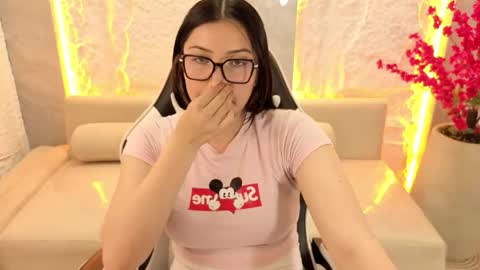 Venus  online show from November 14, 2025, 7:34 pm