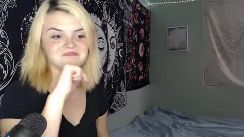 Snapshot of venusastar chatting on September 17, 2025, 8:54 pm Miss Venus online show from September 17, 2025, 8:54 pm