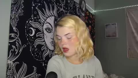 Snapshot of venusastar chatting on September 27, 2025, 2:05 am Miss Venus online show from September 27, 2025, 2:05 am