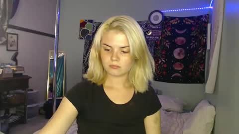 Snapshot of venusastar chatting on October 14, 2025, 1:17 am Miss Venus online show from October 14, 2025, 1:17 am