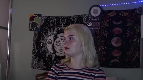 Snapshot of venusastar chatting on October 14, 2025, 2:40 pm Miss Venus online show from October 14, 2025, 2:40 pm