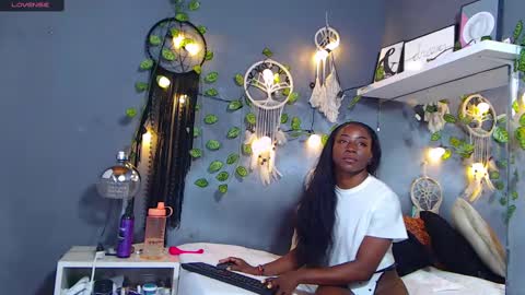 Venus online show from February 24, 2025, 10:03 pm