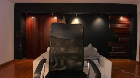 Venus Cooper Everyday From 1400 to 2200 Col Time online show from April 7, 2026, 7:14 pm