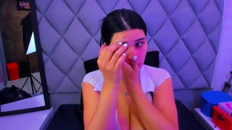 Venusowen  online show from December 17, 2025, 12:55 pm