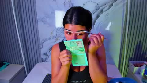 Snapshot of venusowen_ chatting on June 5, 2026, 2:34 pm Venusowen online show from June 5, 2026, 2:34 pm