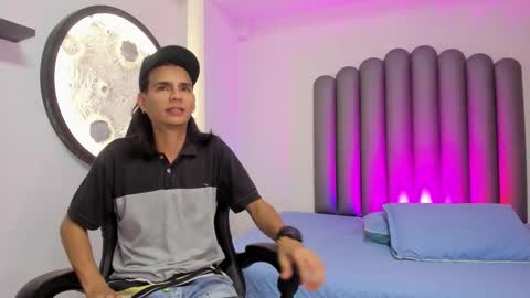 venuss09 online show from November 8, 2025, 8:07 pm