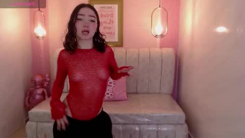 venuss online show from March 18, 2026, 1:47 pm