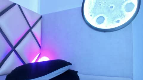 venuss_03 online show from April 1, 2026, 3:07 am