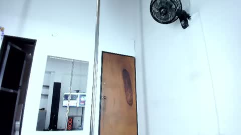 Snapshot of venuss_03 chatting on July 7, 2026, 7:23 am venuss_03 online show from July 7, 2026, 7:23 am