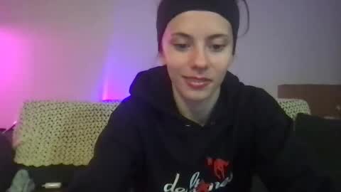 venustheflytrap online show from November 14, 2025, 9:19 am