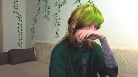 Erica online show from September 24, 2025, 8:12 pm