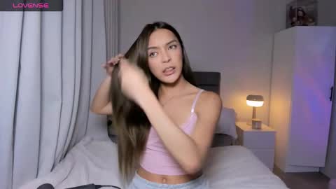 Vera Armani online show from February 21, 2026, 12:06 pm