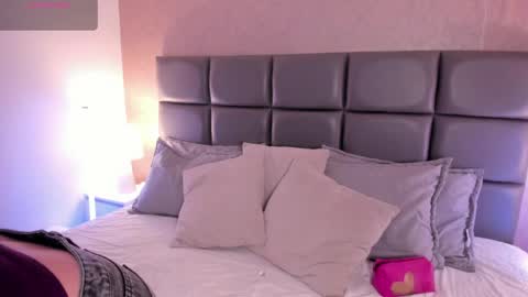 Snapshot of vera_price_ chatting on May 21, 2026, 11:50 am Vera online show from May 21, 2026, 11:50 am