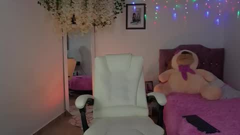 Verasilk online show from March 7, 2026, 3:36 am