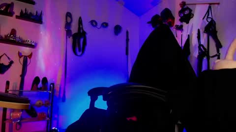 mistress VERESSKA ARDILA online show from April 18, 2026, 7:07 pm