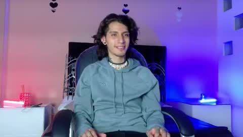vergil_noir online show from July 4, 2026, 4:07 am