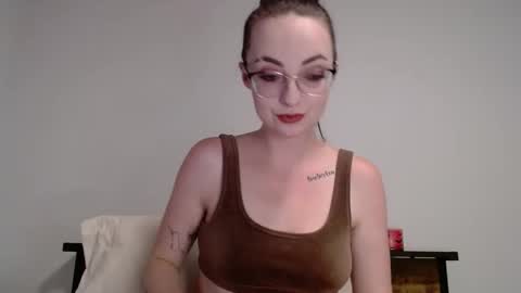 vero495065 online show from September 25, 2025, 6:00 pm