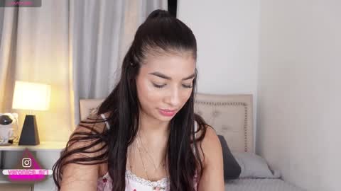 vero_cam online show from January 5, 2025, 1:03 am