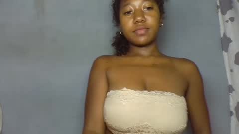 verolla31 online show from February 26, 2025, 7:16 pm