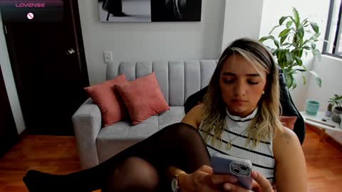 Catalina online show from February 5, 2025, 6:59 pm