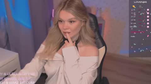 Tiffany online show from September 26, 2025, 7:51 pm