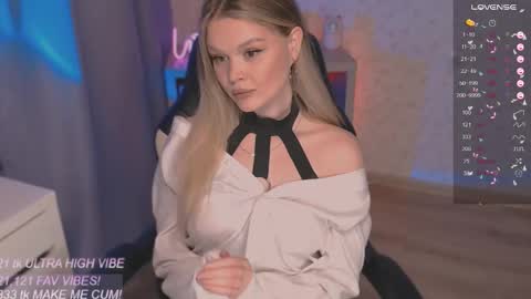 Tiffany online show from September 29, 2025, 7:40 pm