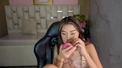 Snapshot of veronicaa_s chatting on May 16, 2026, 8:07 pm veronicaa_s online show from May 16, 2026, 8:07 pm