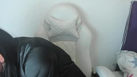 veronicaa_squirt online show from April 23, 2026, 4:03 am