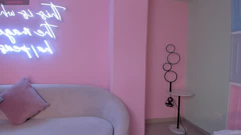 Snapshot of veronicablue1 chatting on May 29, 2026, 9:29 am Vero online show from May 29, 2026, 9:29 am