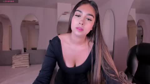 Snapshot of veronicablue1 chatting on July 17, 2026, 9:38 am Vero online show from July 17, 2026, 9:38 am