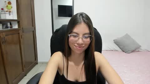 Veronica Miller online show from March 9, 2026, 3:32 am