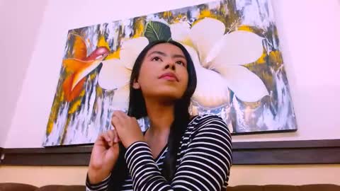 Veronica Robles online show from November 17, 2025, 7:30 pm