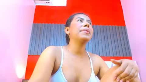 Snapshot of veronicarobles chatting on July 7, 2026, 6:34 pm Veronica Robles online show from July 7, 2026, 6:34 pm